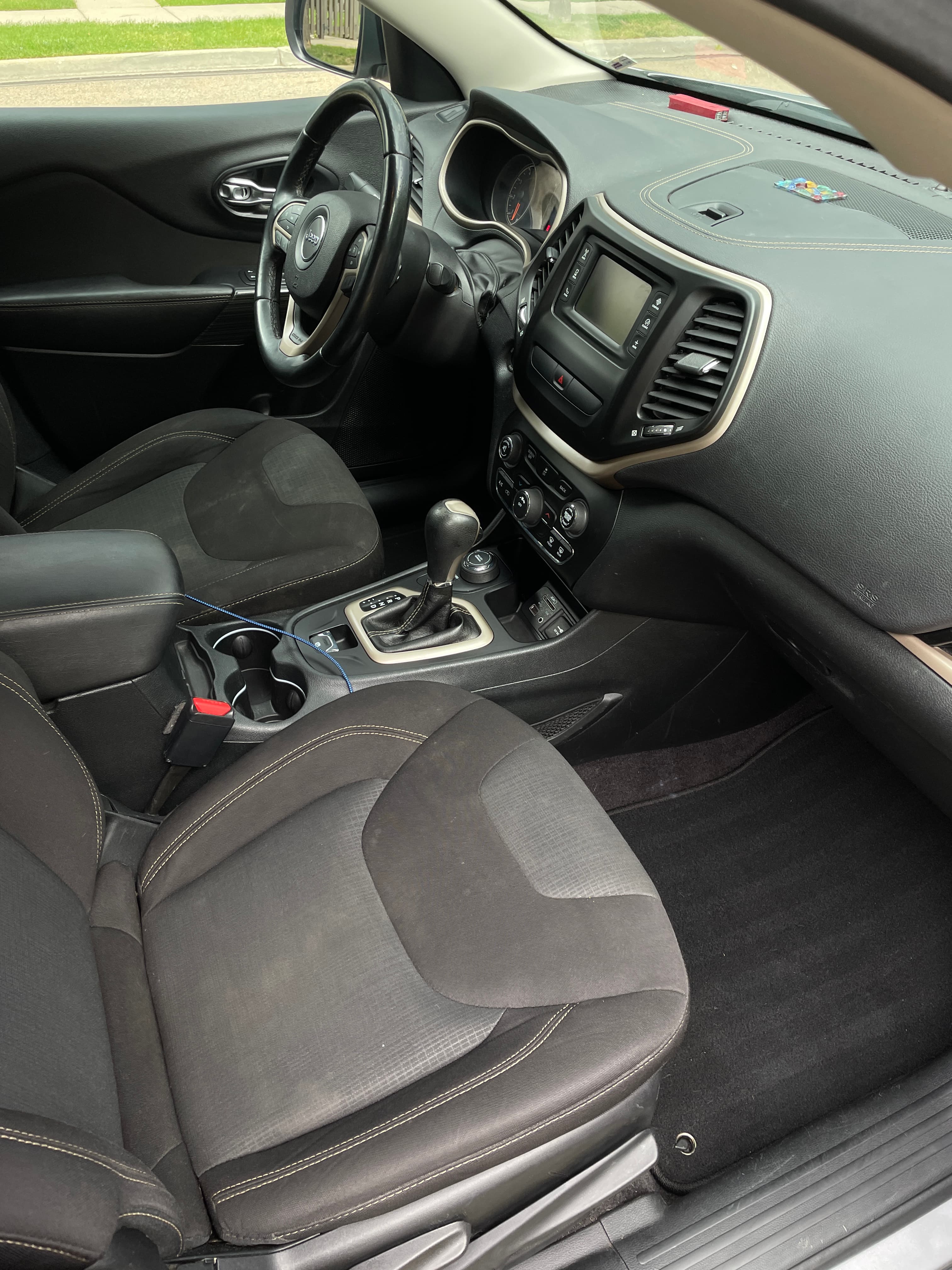 Jeep Cherokee interior after detail